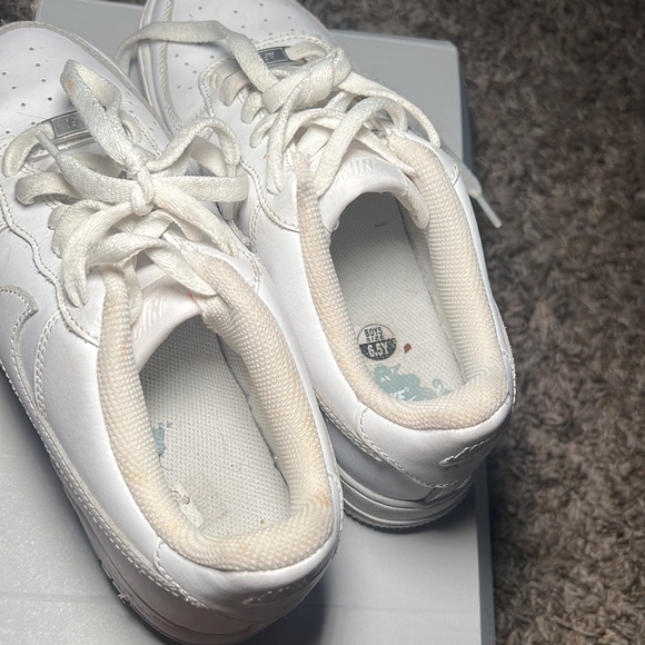 Air Force 1 - Picture 2 of 5